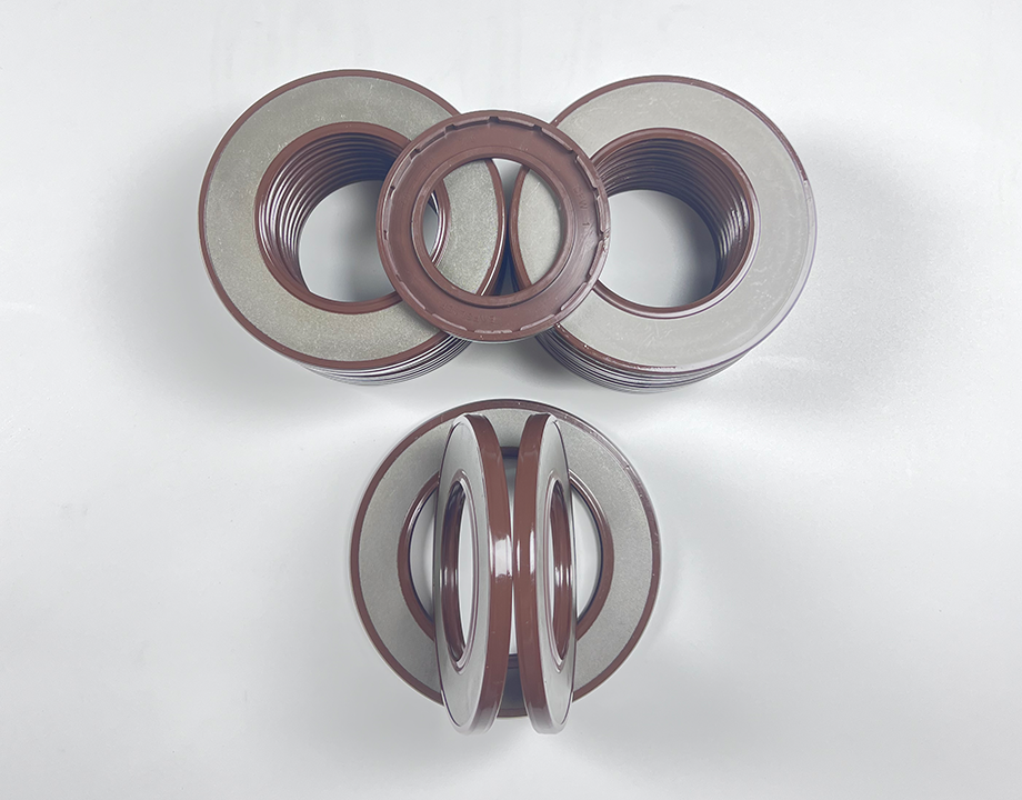 Hydraulic pump oil seal