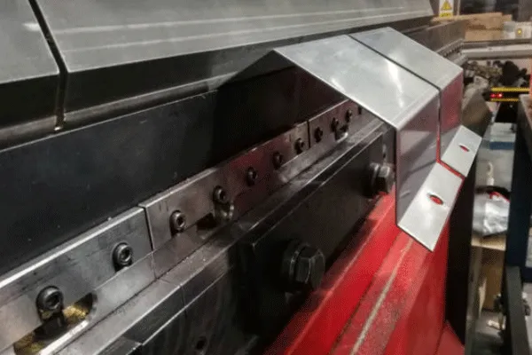 Distribution box enclosure customization-auto parts protection solution
