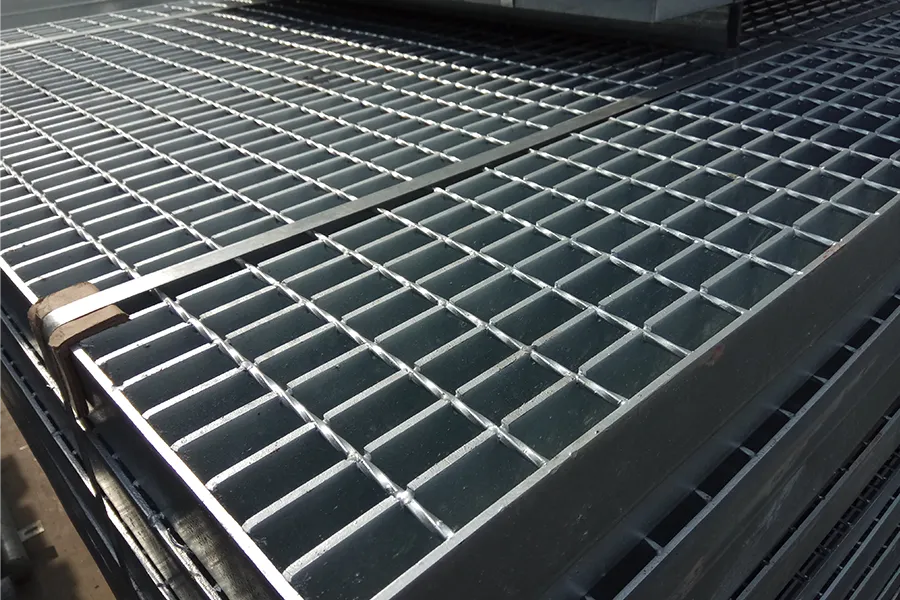 Composite steel grating