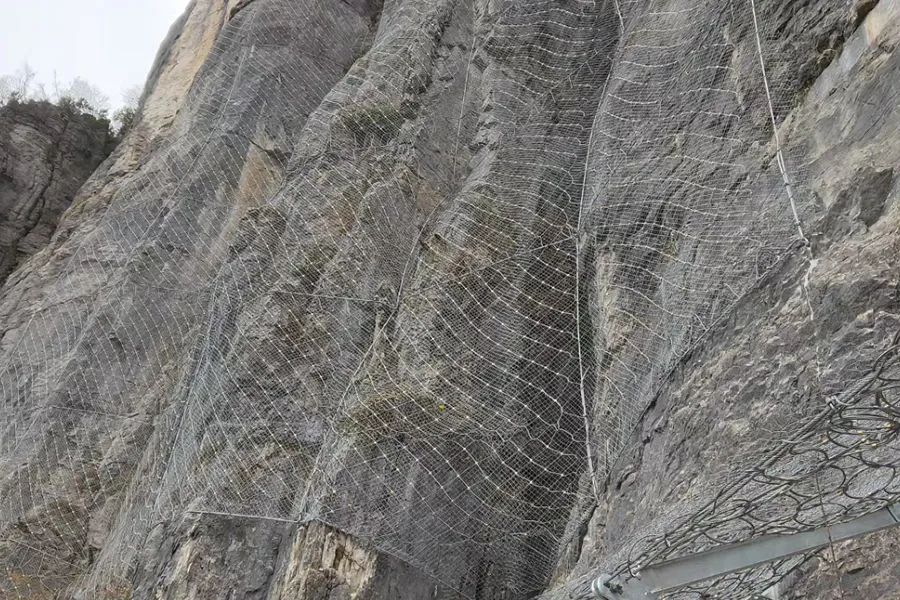 Slope protection net1