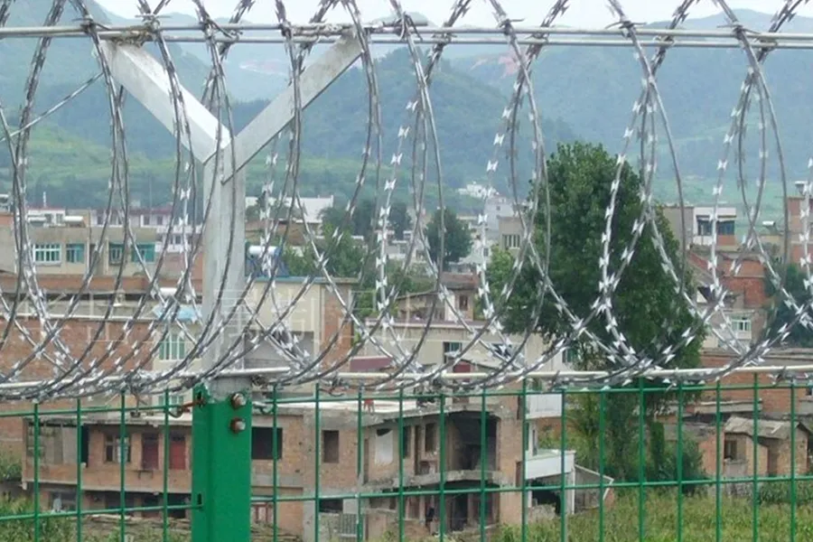 valla de alambre de púas1