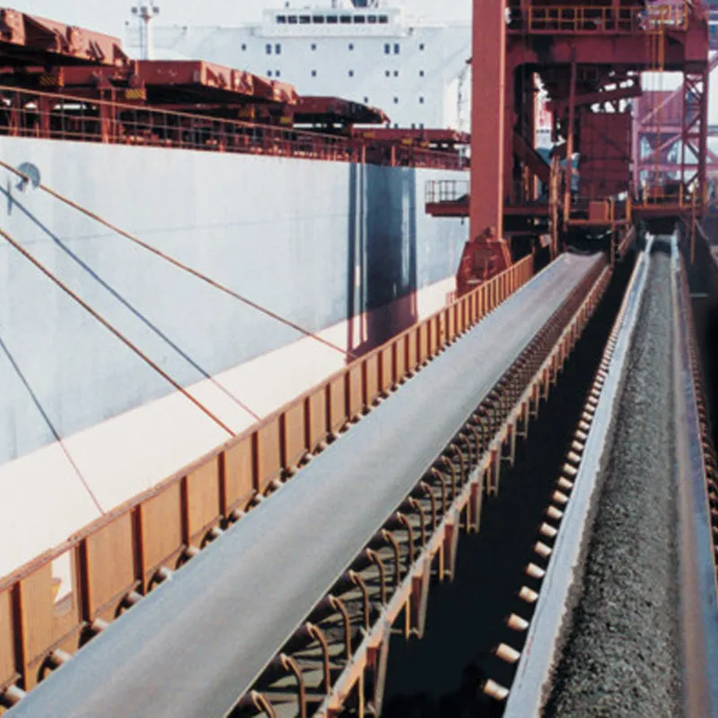 Tear-resistant fabric core conveyor belt