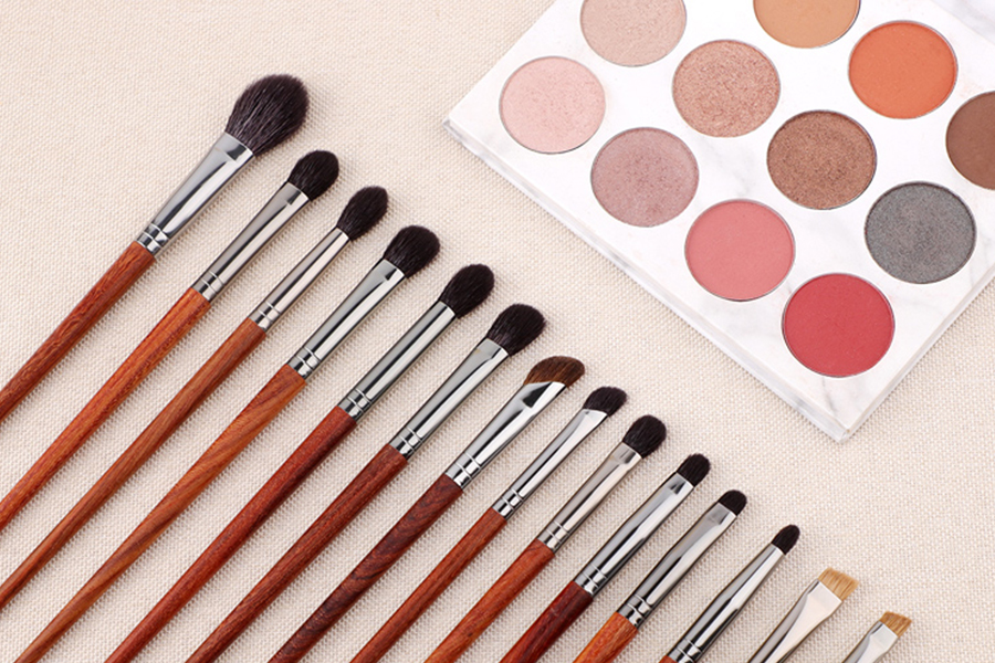 How to Choose the Perfect Brush Shape for Different Makeup Looks