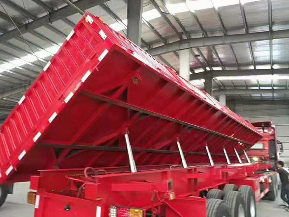 Side-tipping trailer