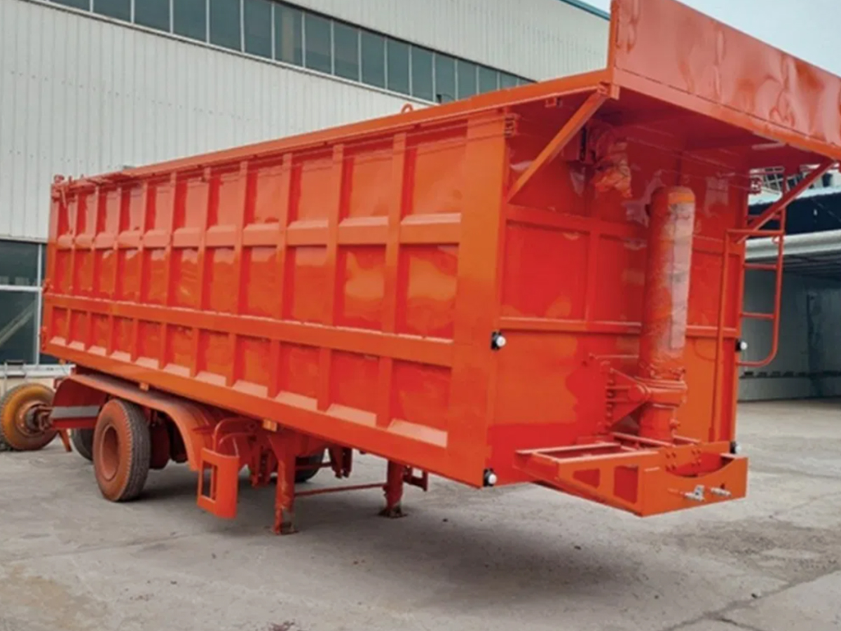 Rear-tipping semi-trailer