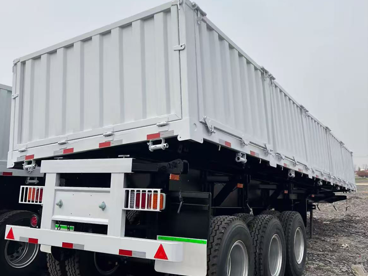 Side-tipping trailer