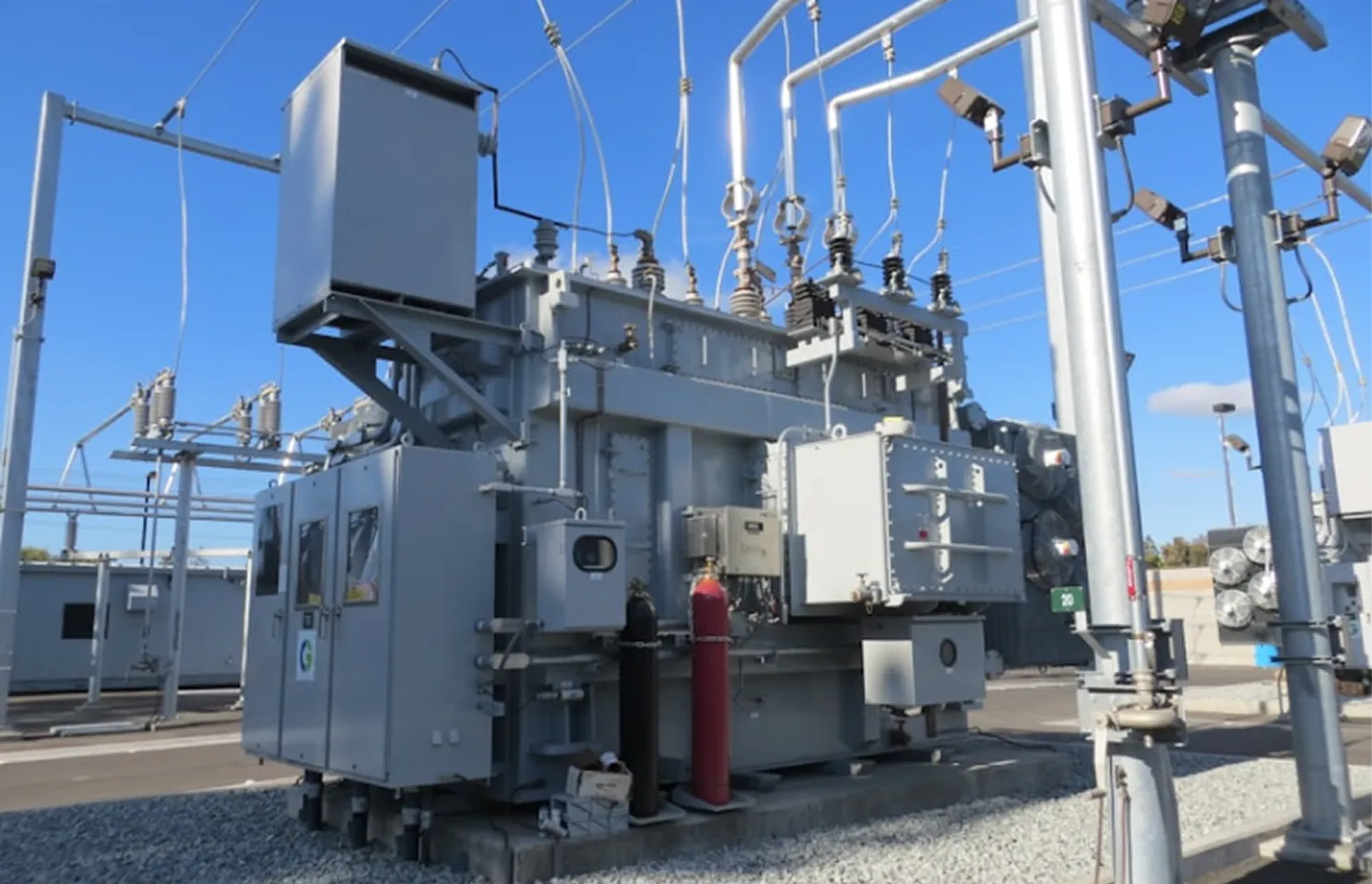تعمل شركة Hebei Qichuang Electric Equipment Co., Ltd. باستمرار على تعزيز قدراتها التصنيعية لدعم التنمية عالية الجودة لصناعة نقل وتوزيع الطاقة.