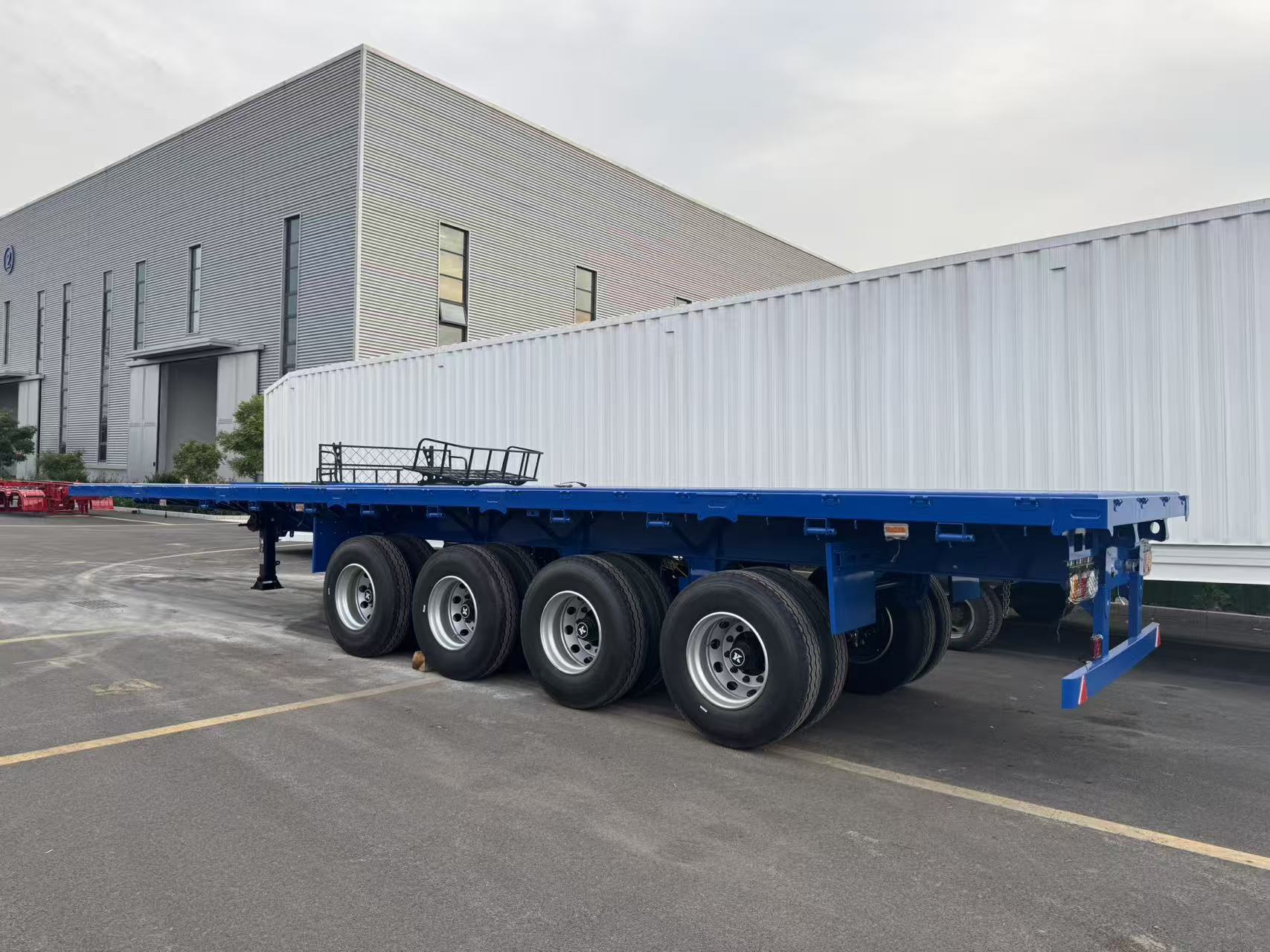 4 axles flatbed trailer