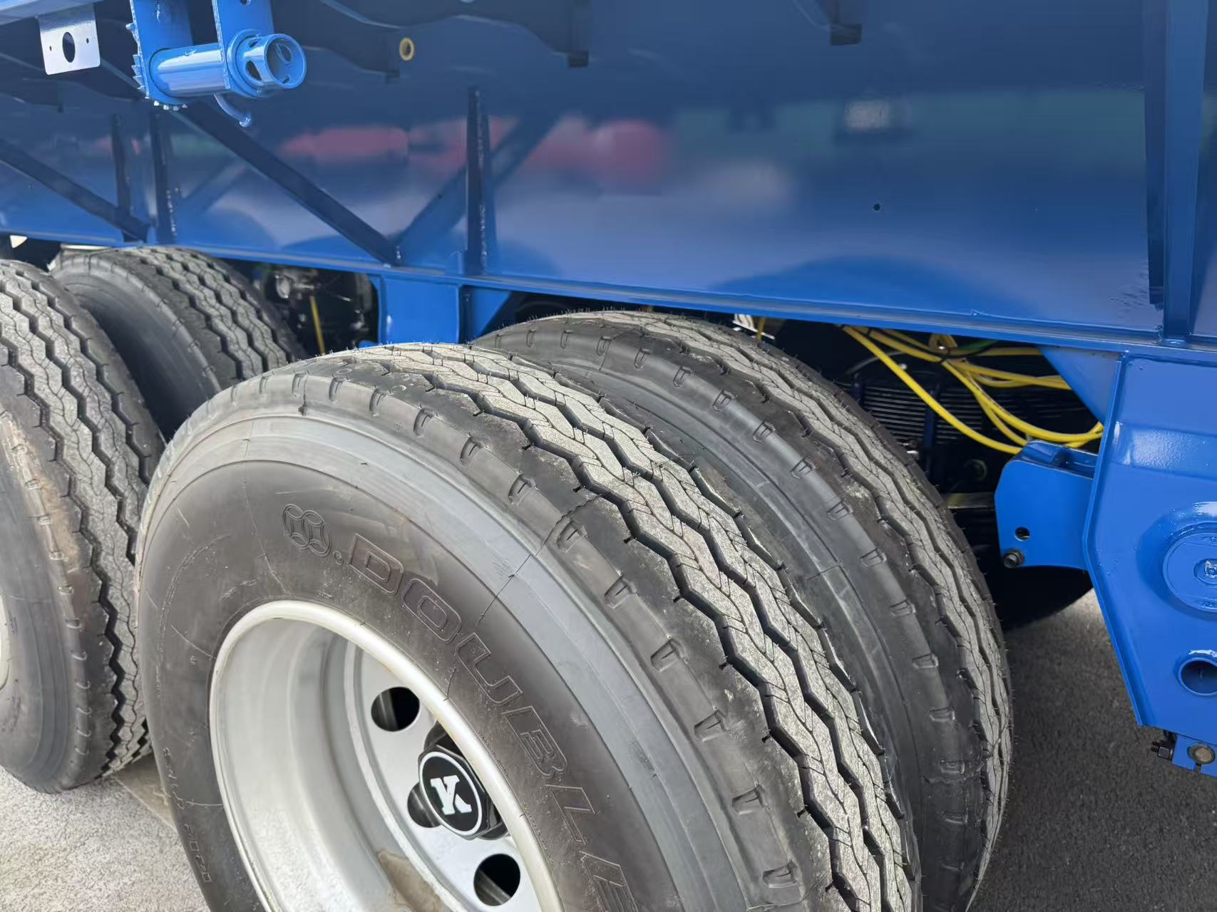 4 axles flatbed trailer